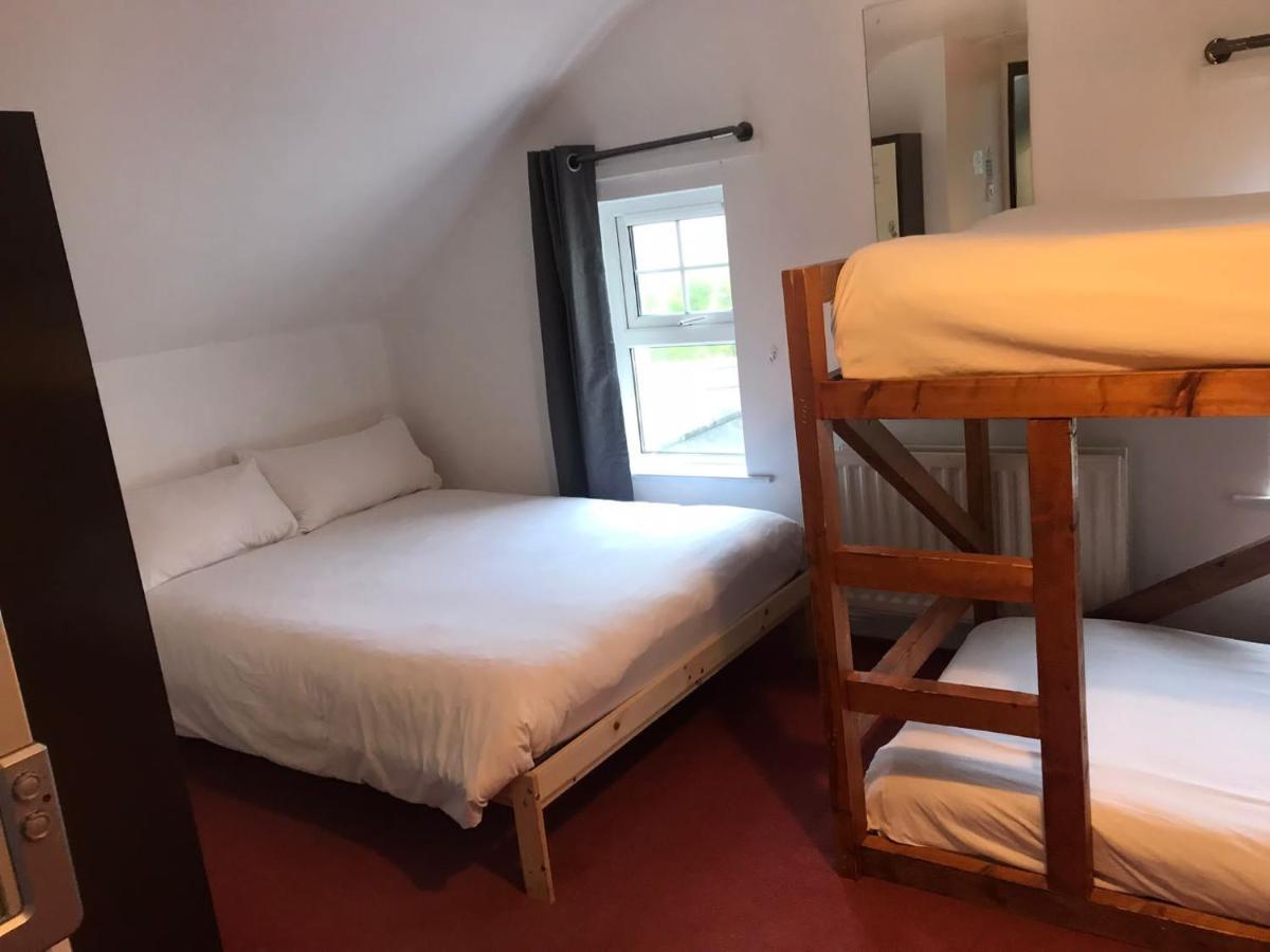 Finn Mccools Giants Causeway Hostel Бушмилс Экстерьер фото