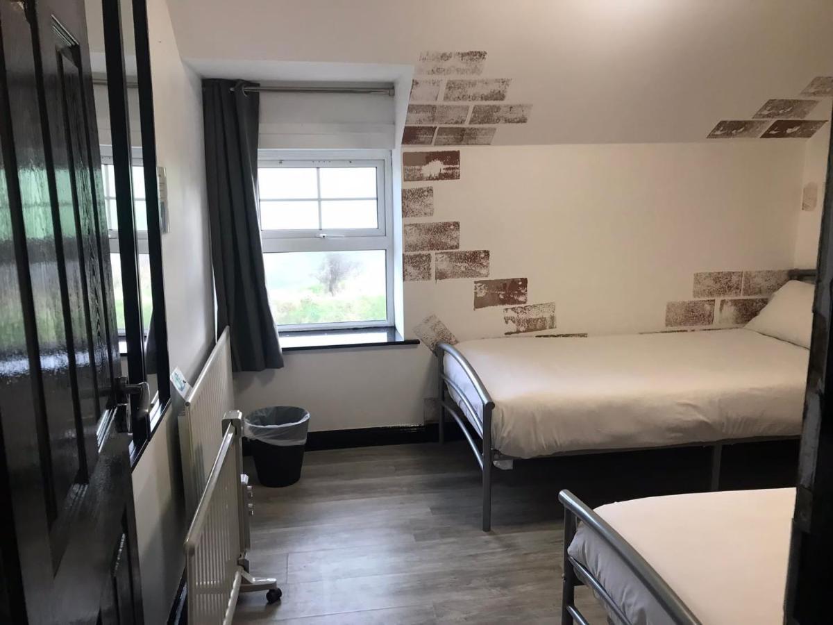 Finn Mccools Giants Causeway Hostel Бушмилс Экстерьер фото