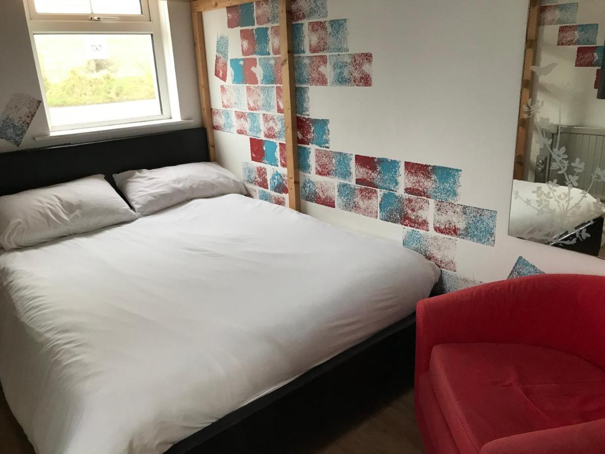 Finn Mccools Giants Causeway Hostel Бушмилс Экстерьер фото