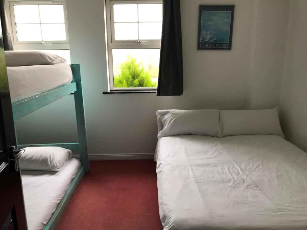 Finn Mccools Giants Causeway Hostel Бушмилс Экстерьер фото