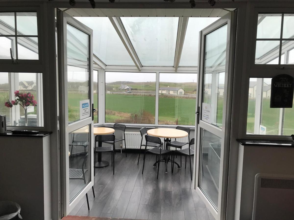 Finn Mccools Giants Causeway Hostel Бушмилс Экстерьер фото