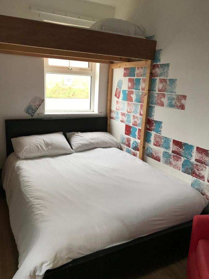 Finn Mccools Giants Causeway Hostel Бушмилс Экстерьер фото