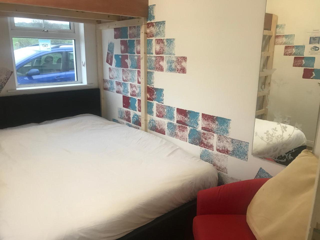 Finn Mccools Giants Causeway Hostel Бушмилс Экстерьер фото